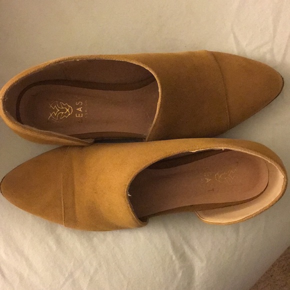 Escarpins Femme Beige Camel Bebe - Taille US 10, Talons Hauts, Cuir - Occasion Bon état